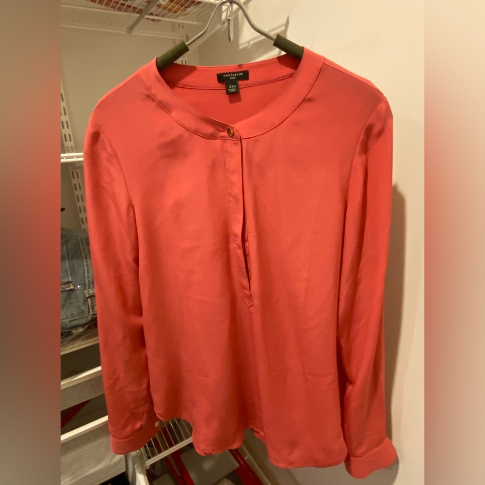 Ann Taylor silk blouse. Never worn. Size XXS.